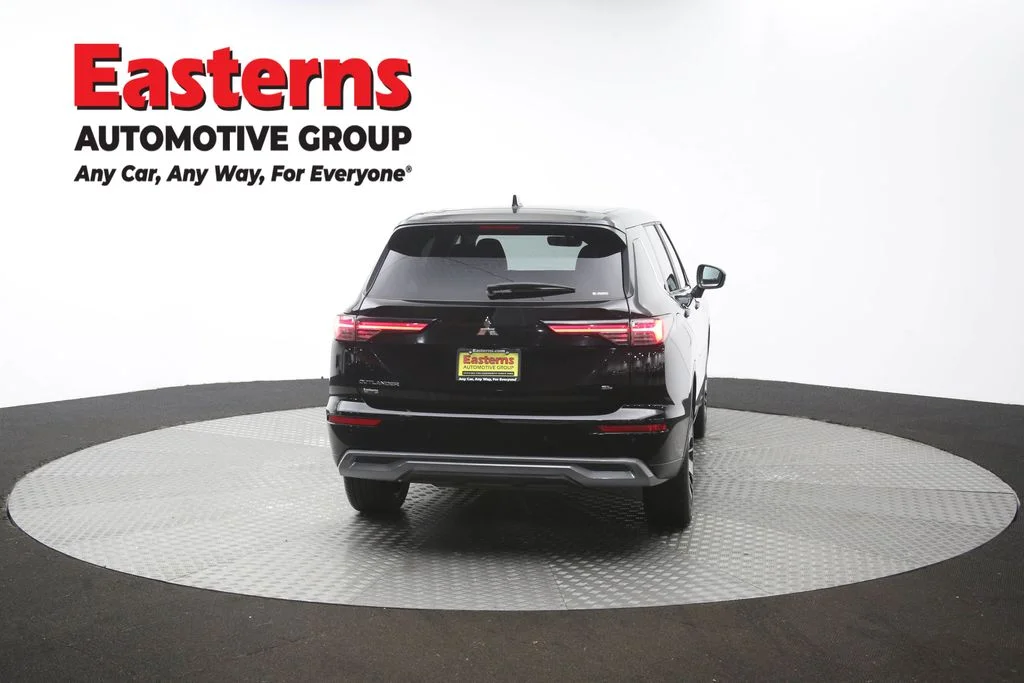 Used 2025 Black Mitsubishi SE image 39