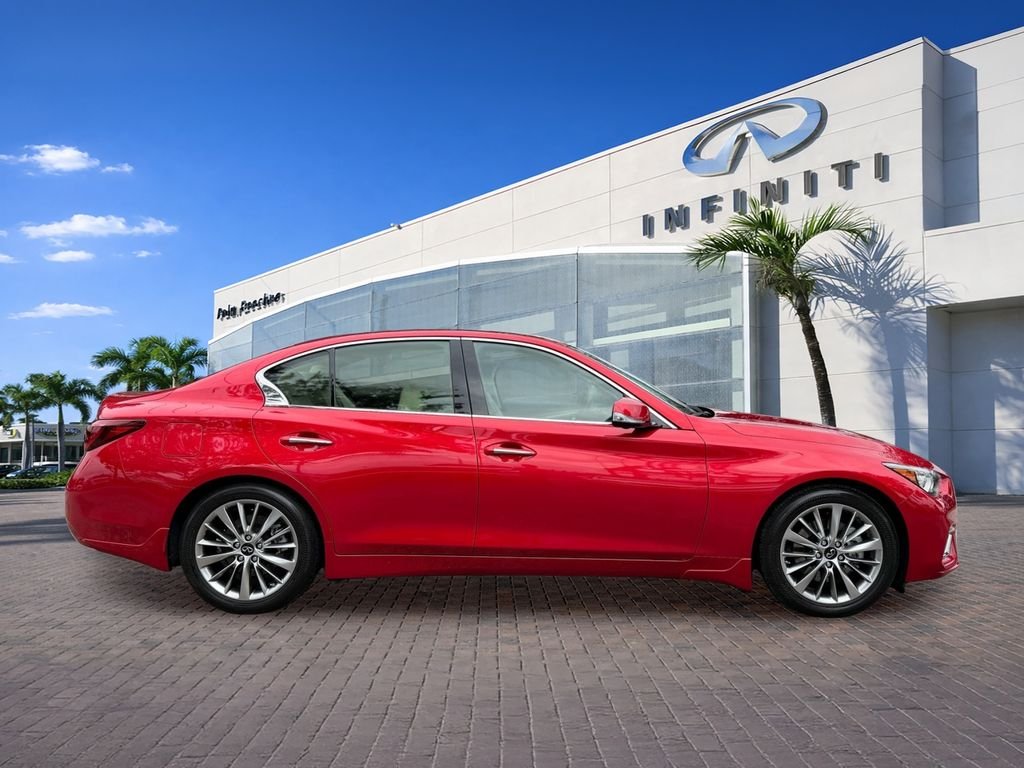 Used 2023 Red INFINITI LUXE image 8