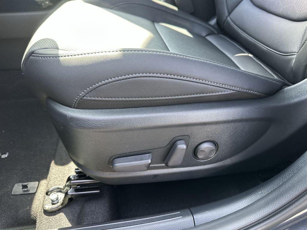 New 2026 Gray Kia EX image 4