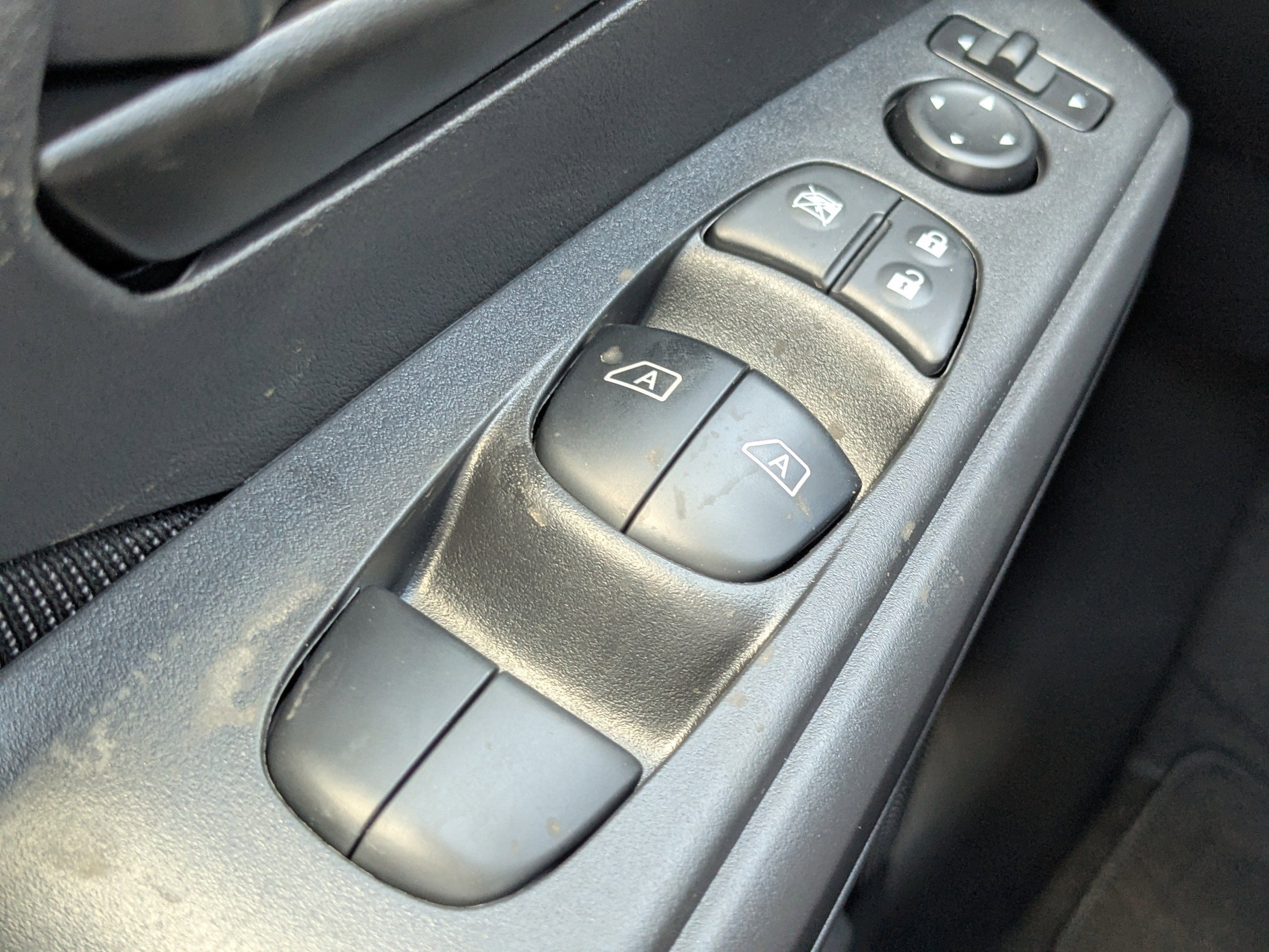 2025 Nissan KICKS PLAY Base - Photo 22