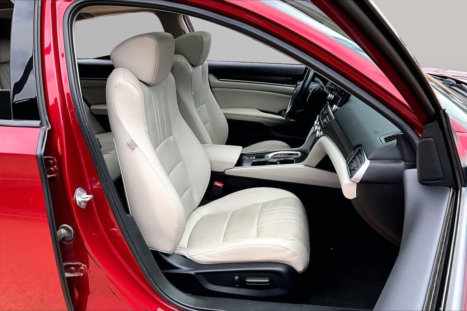 Used 2021 Radiant Red Metallic Honda Touring image 9