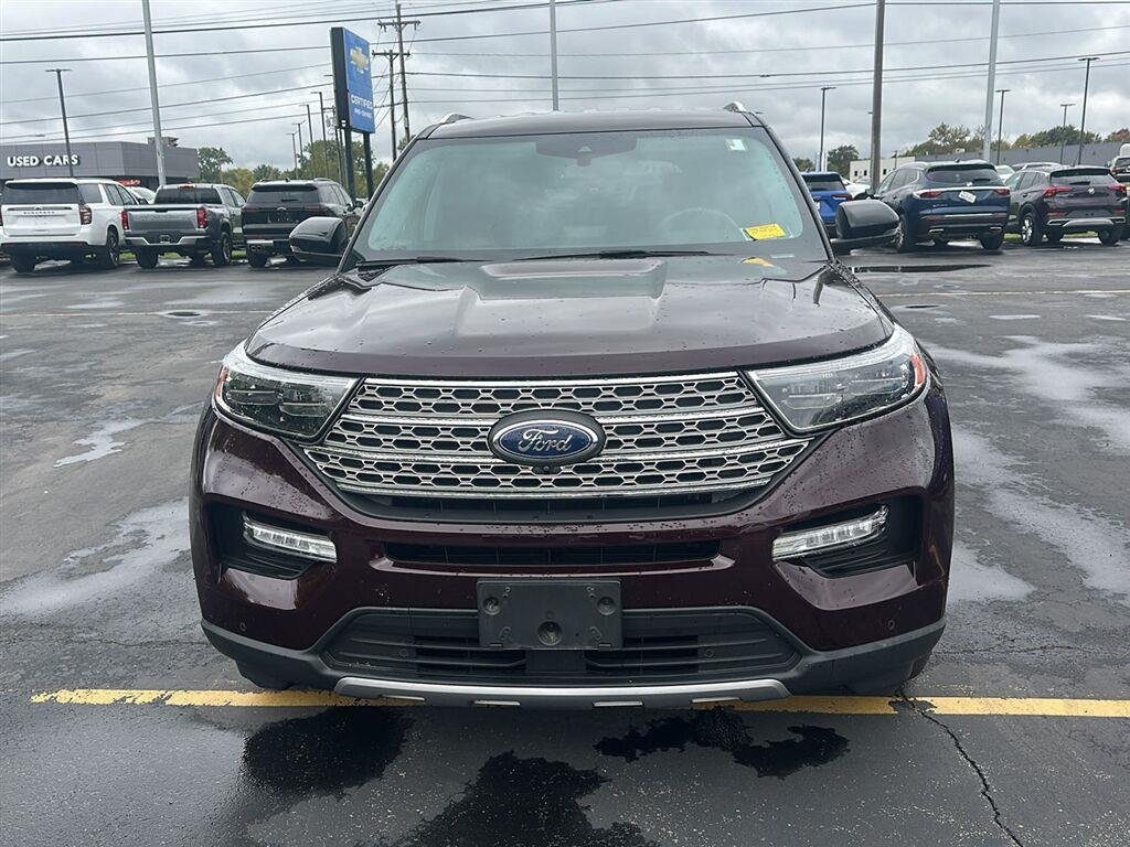 Used 2022 Jewel Red Ford Limited image 6