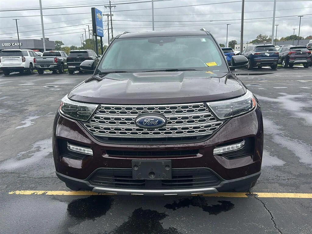 Used 2022 Jewel Red Ford Limited image 6