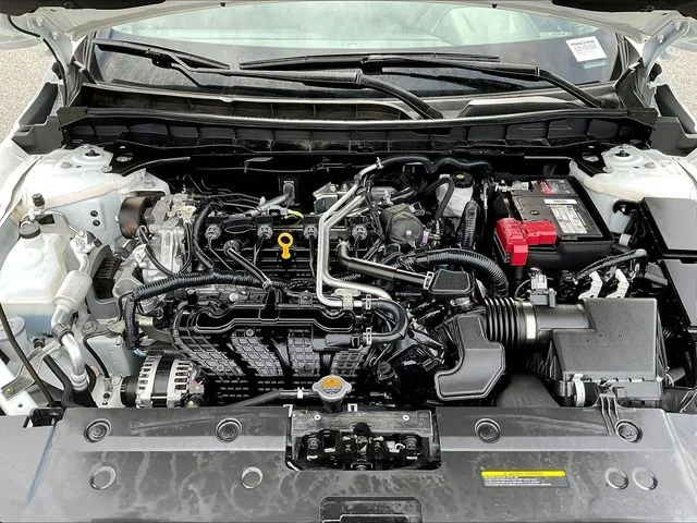 Used 2025 White Nissan 2.5 SL image 31