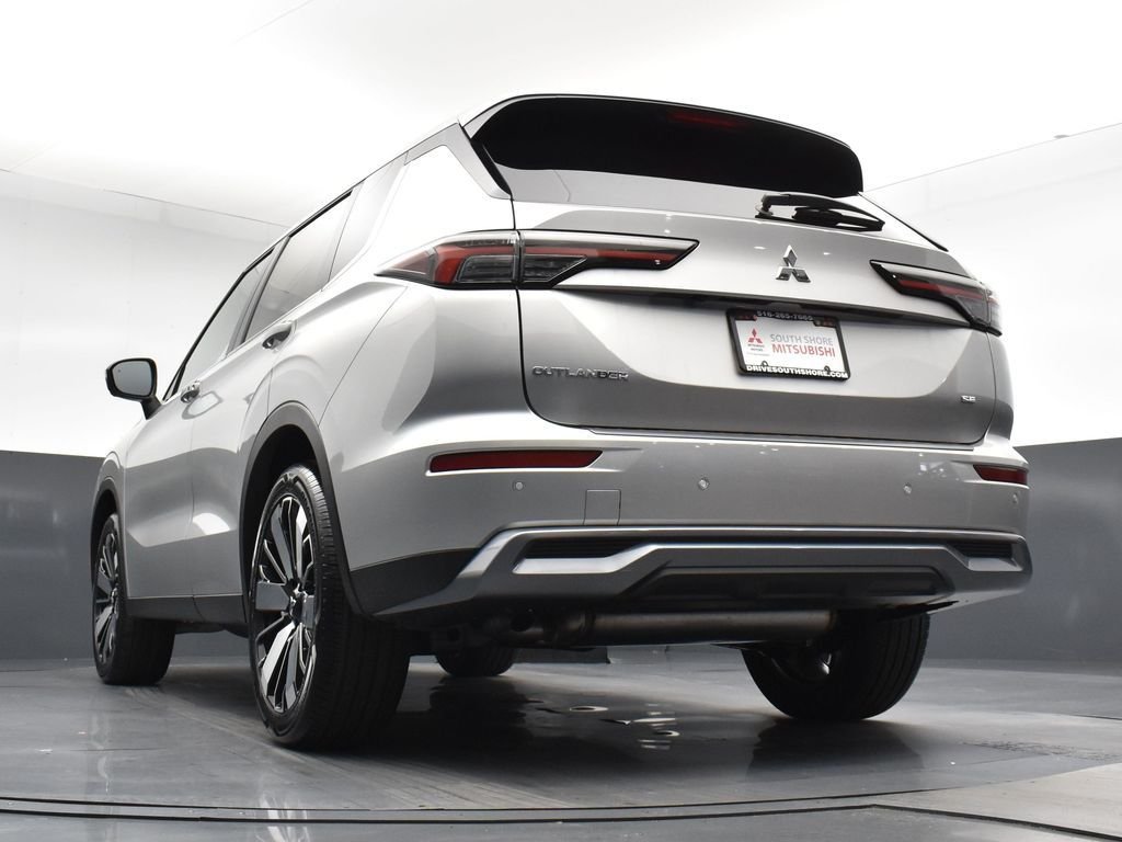 New 2026 Silver Mitsubishi SE image 21