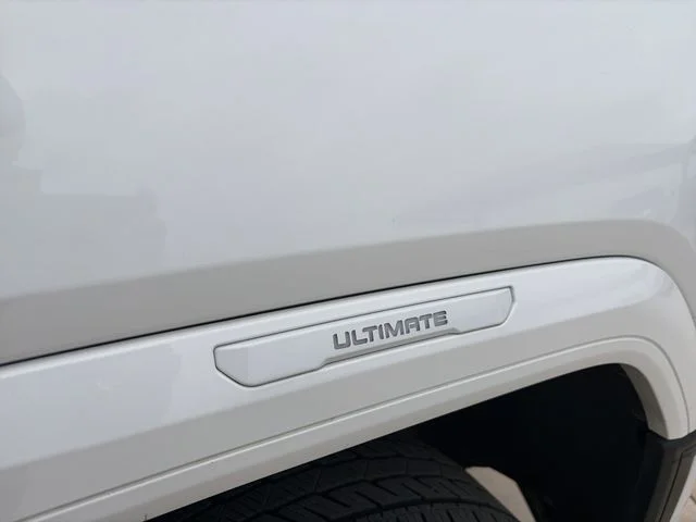 Used 2024 White GMC Denali Ultimate image 8