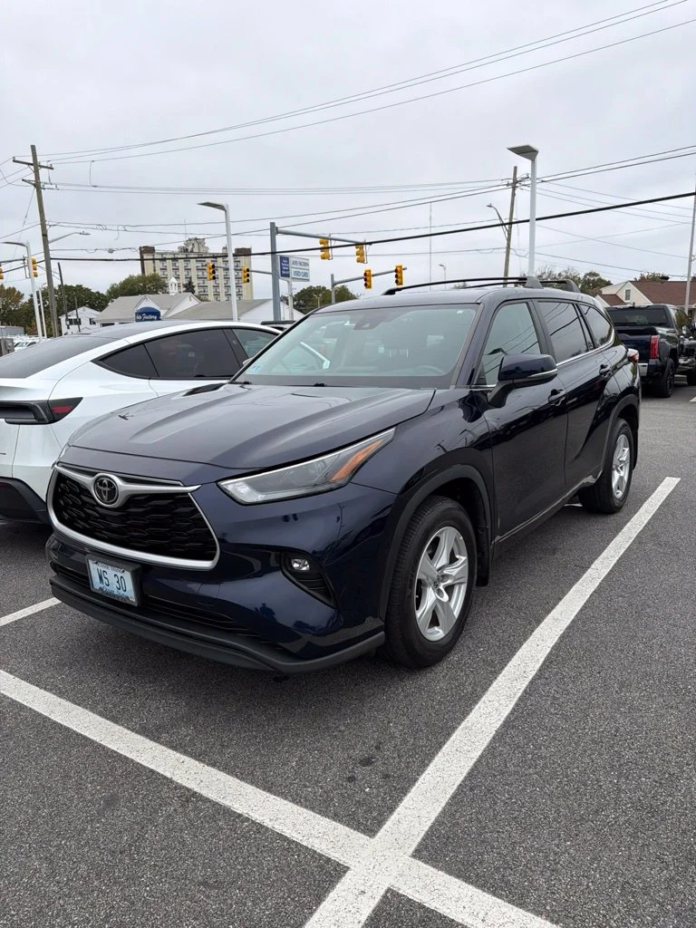 Used 2023 Blue Toyota LE image 3