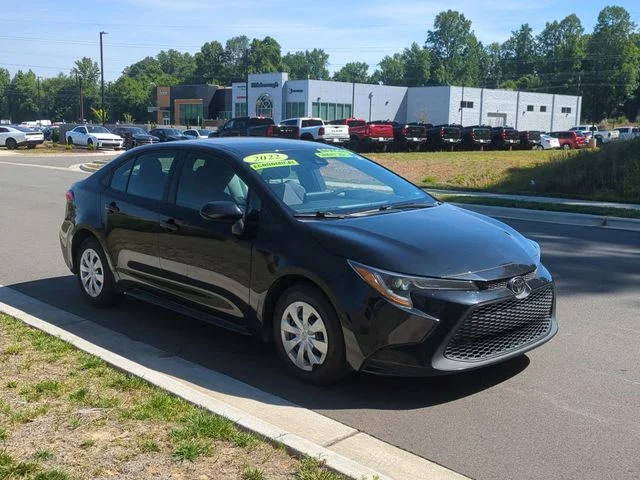 Used 2022 Black Toyota L image 15