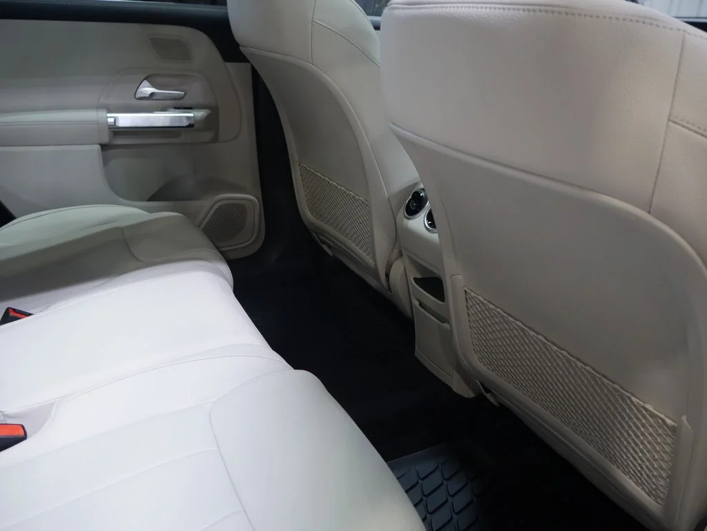 New 2026 Polar White Mercedes-Benz GLB 250 image 35