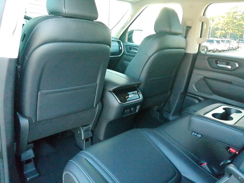 2026 Nissan Armada SV - Photo 29