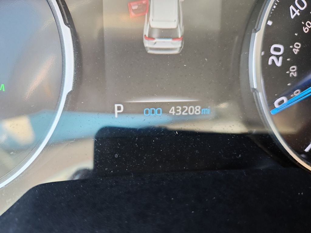Used 2021 Silver Toyota XLE image 19