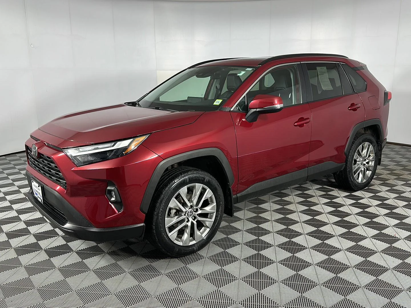 Used 2024 Ruby Flare Pearl Toyota XLE Premium image 4