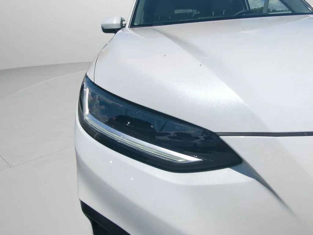 New 2027 Platinum White Pearl Honda LX image 10
