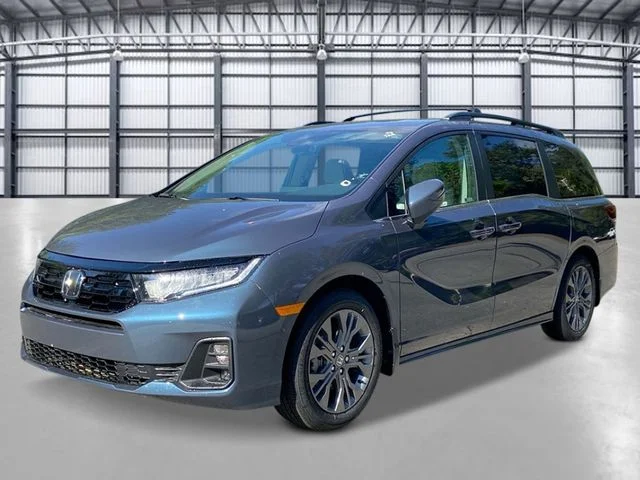 New 2027 Smoke Blue Pearl Honda Touring image 1