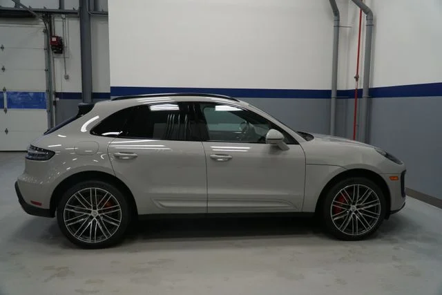 2026 Porsche Macan S - Photo 11