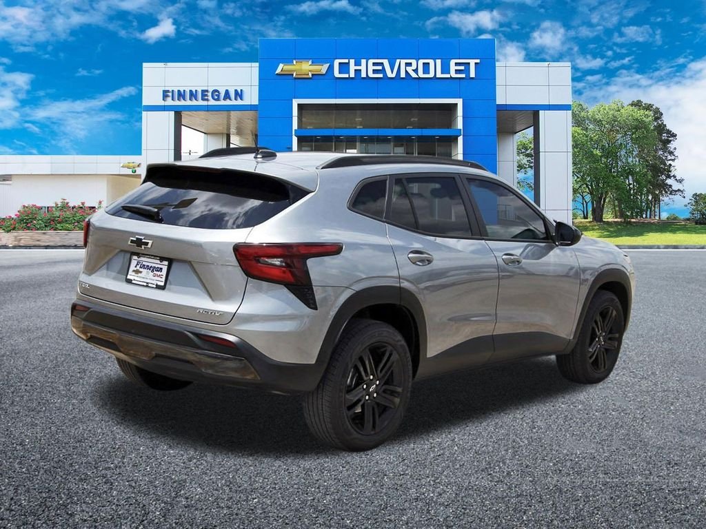 Used 2025 Gray Chevrolet ACTIV image 7