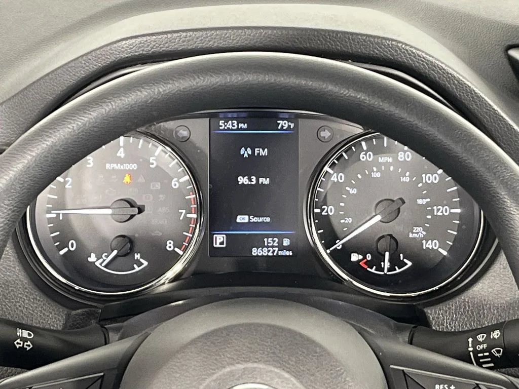 Used 2022 Gray Nissan S image 19