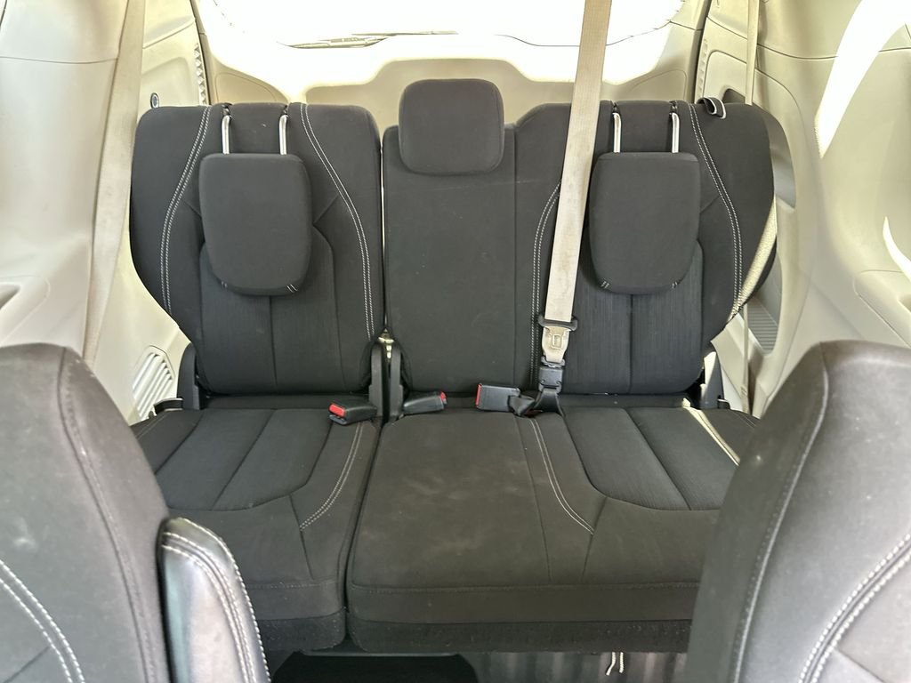 Used 2023 White Chrysler LX image 19