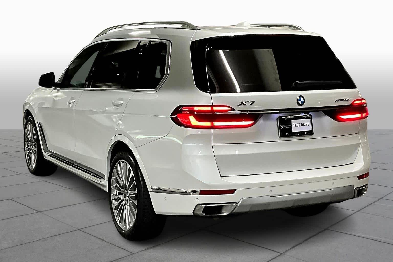 Used 2024 Mineral White Metallic BMW xDrive40i image 11