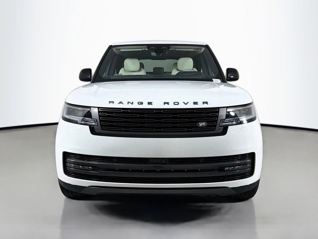 New 2026 Fuji White Land Rover SE image 2