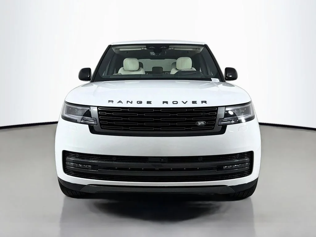 New 2026 Fuji White Land Rover SE image 2