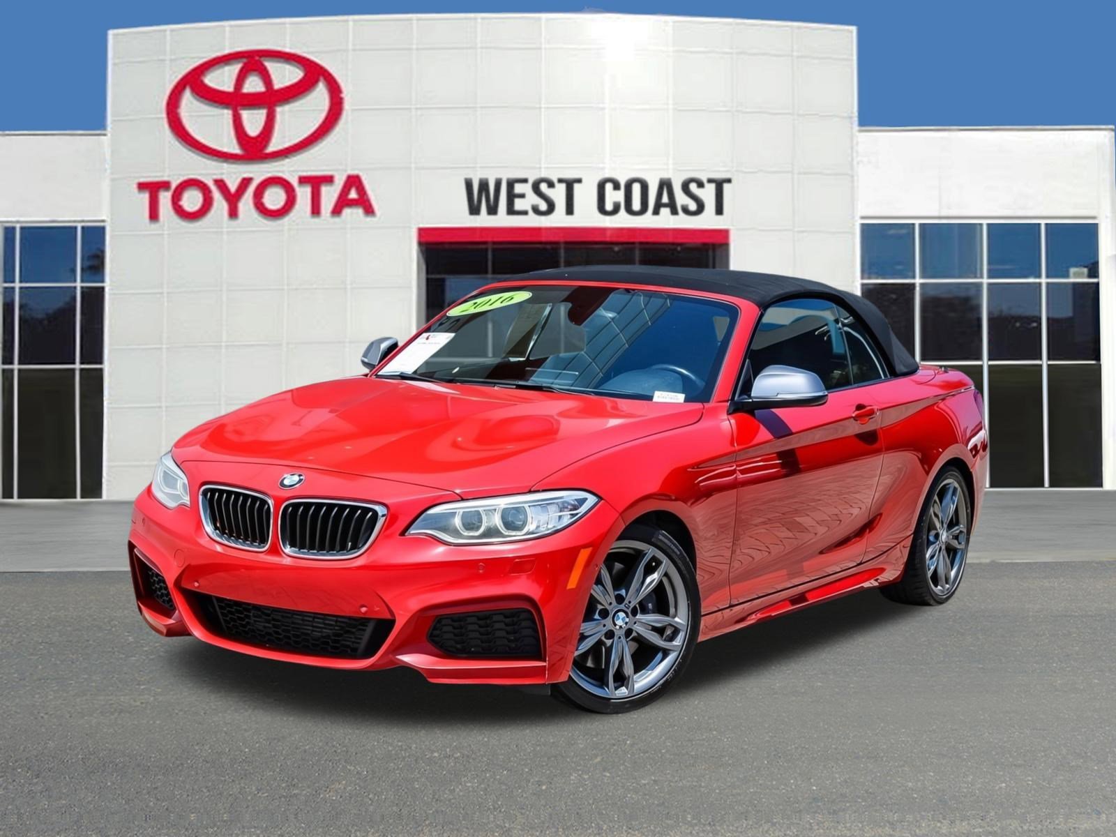 2016 BMW 2 Series M235i Convertible's photo