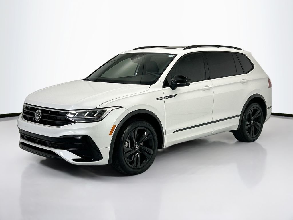 2024 Volkswagen Tiguan 2.0T SE R-Line Black's photo