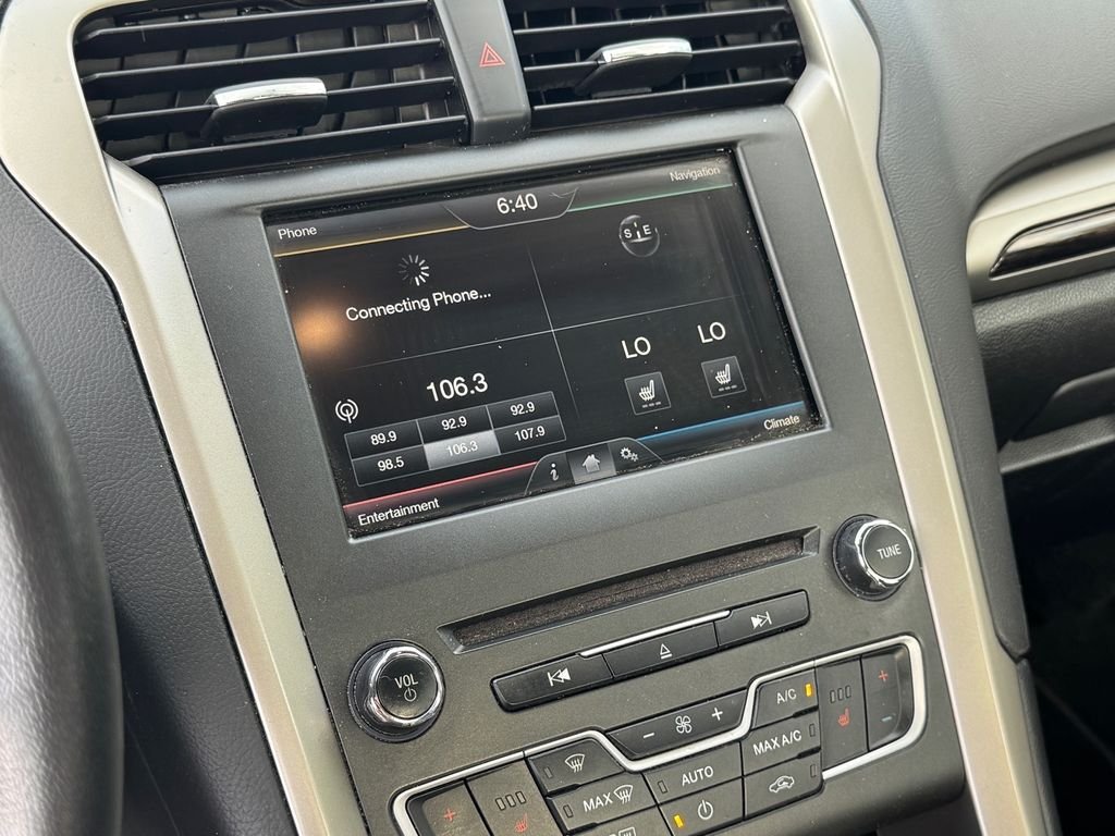 Used 2016 Black Ford SE image 23