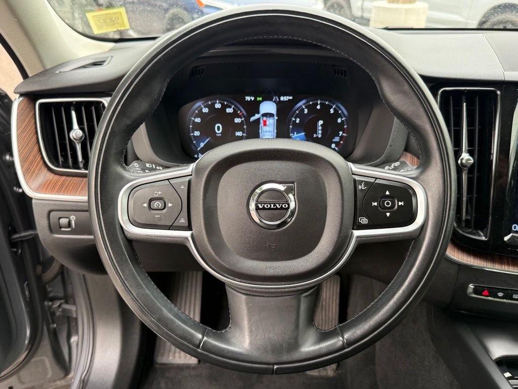 Used 2021 Gray Volvo T5 Momentum image 13