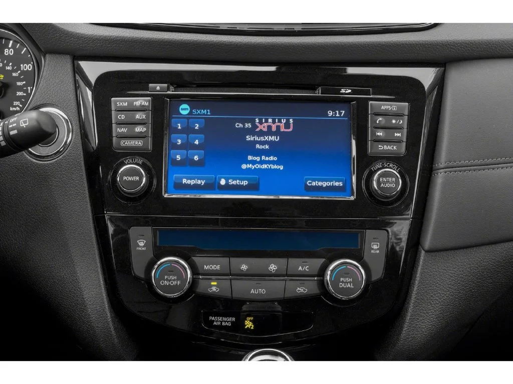 Used 2019 White Nissan Hybrid SV image 7