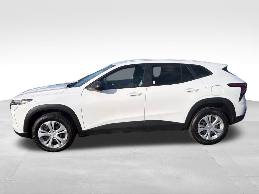 Used 2025 White Chevrolet LS image 2