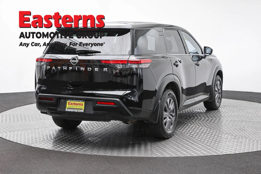 Used 2023 Black Nissan S image 5