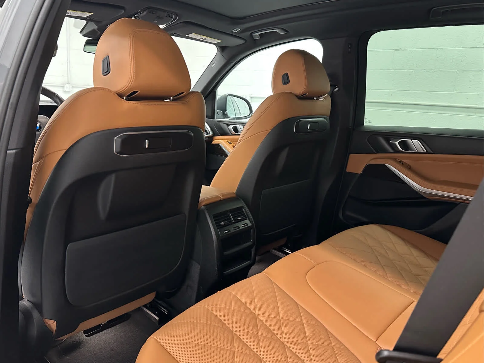 Used 2025 Skyscraper Grey Metallic BMW xDrive40i image 14