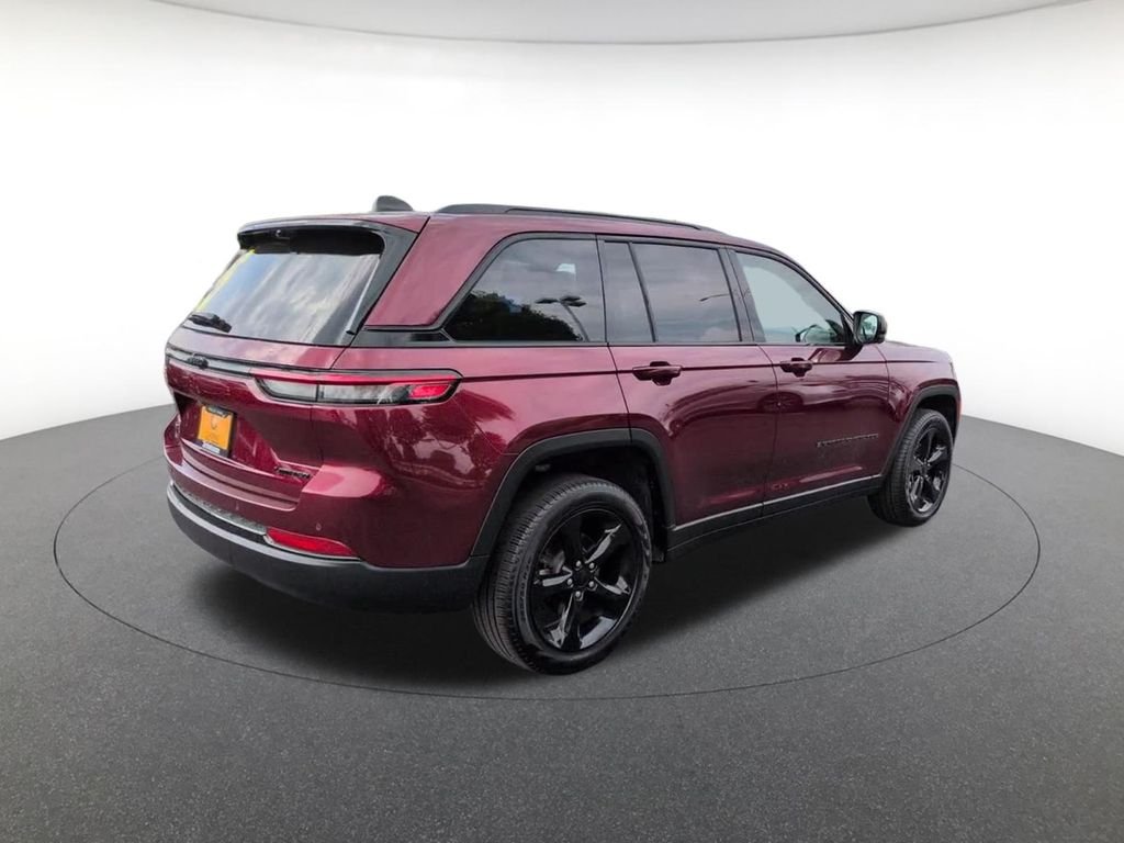 Certified Used 2025 Velvet Jeep Limited image 7