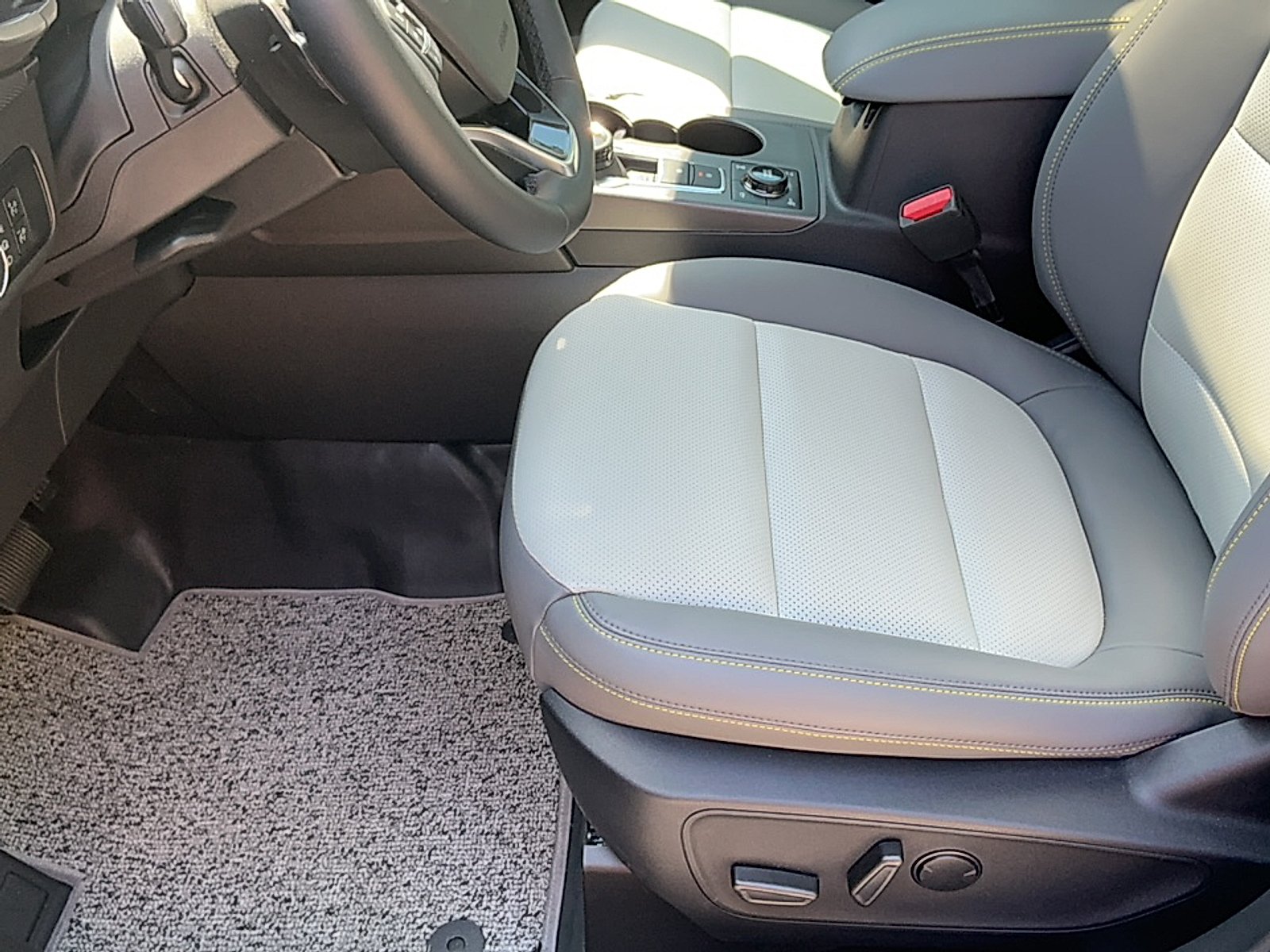 Used 2025 Azure Gray Metallic Tri-Coat Ford Badlands image 14