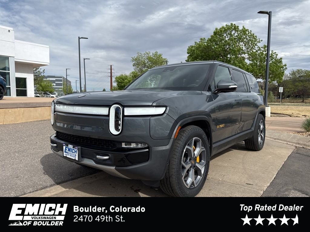 2024 Rivian R1S Adventure