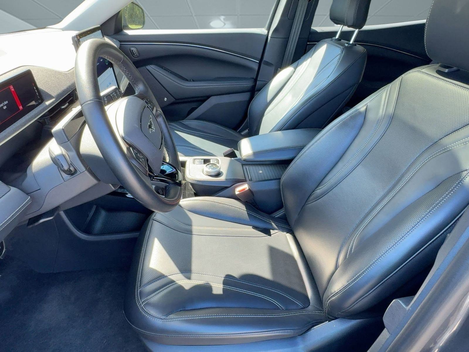 2023 Ford Mustang Mach-E Premium photo 4