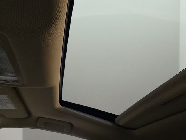Used 2019 Blizzard Pearl Toyota XLE image 8