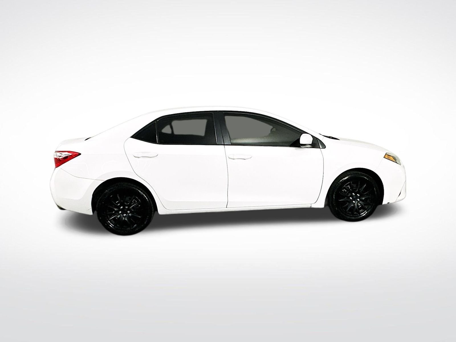 Used 2015 Super White Toyota LE image 9