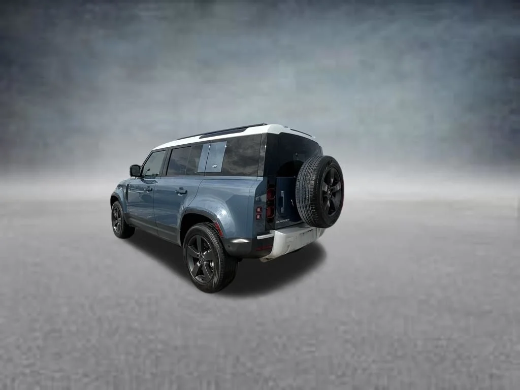 Used 2024 Blue Land Rover S image 5