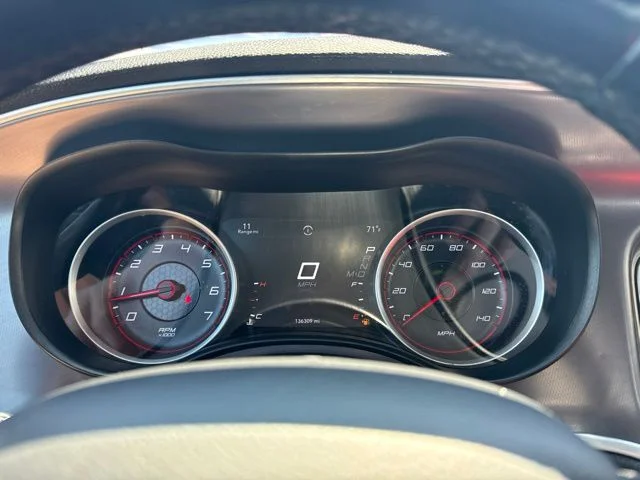 Used 2022 White Dodge SXT image 20