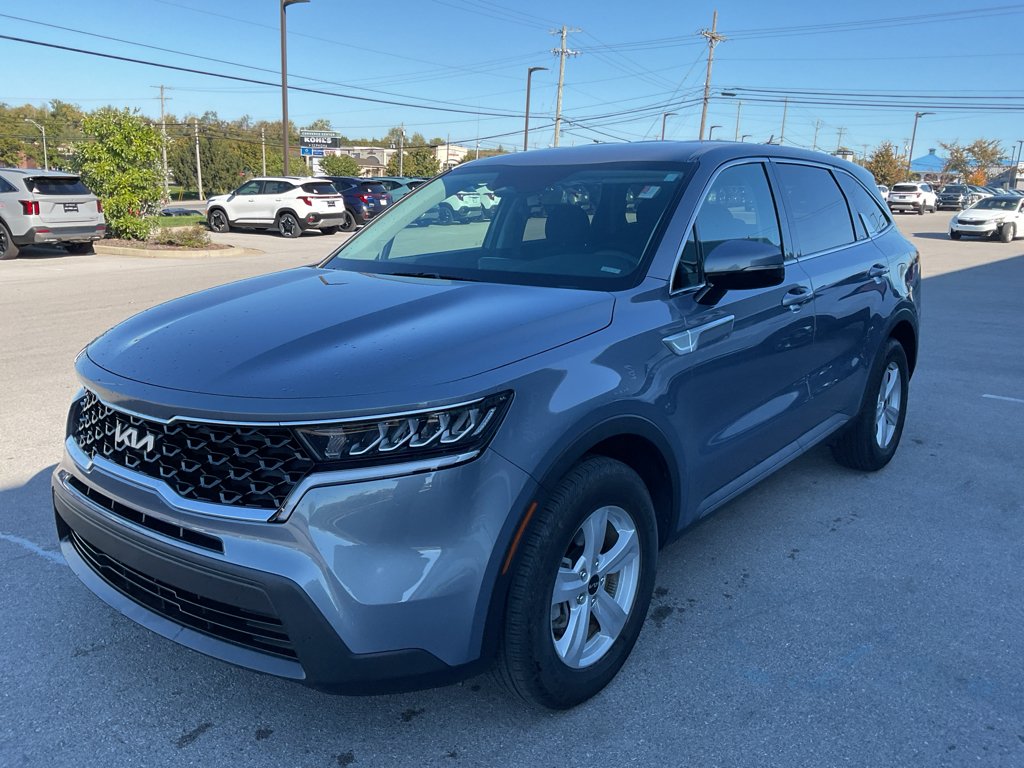 2023 Kia Sorento LX photo 3