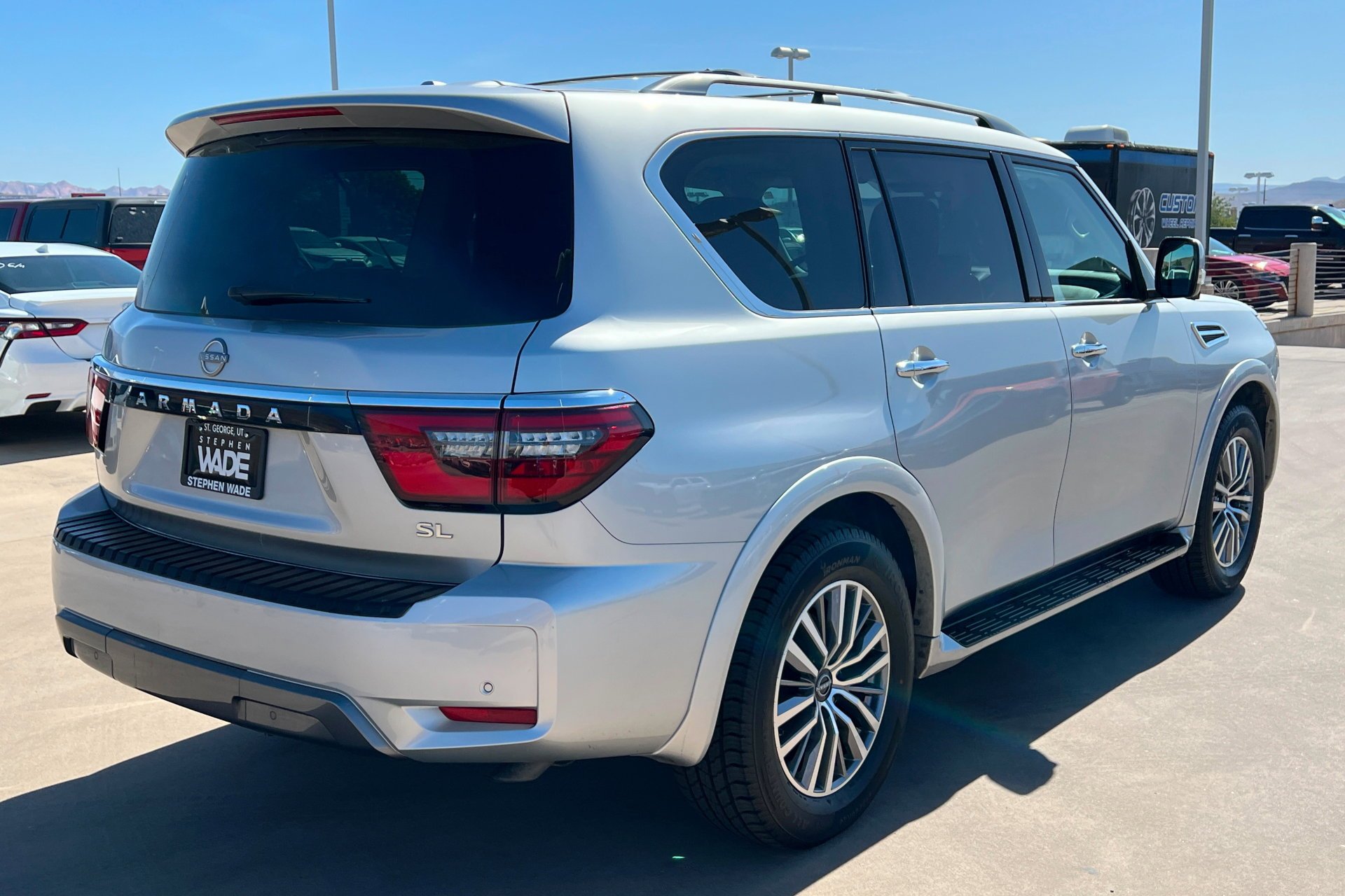 2023 Nissan Armada SL - Photo 6