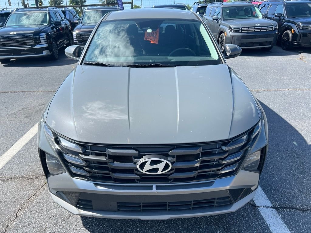 Used 2025 Gray Hyundai SE image 1
