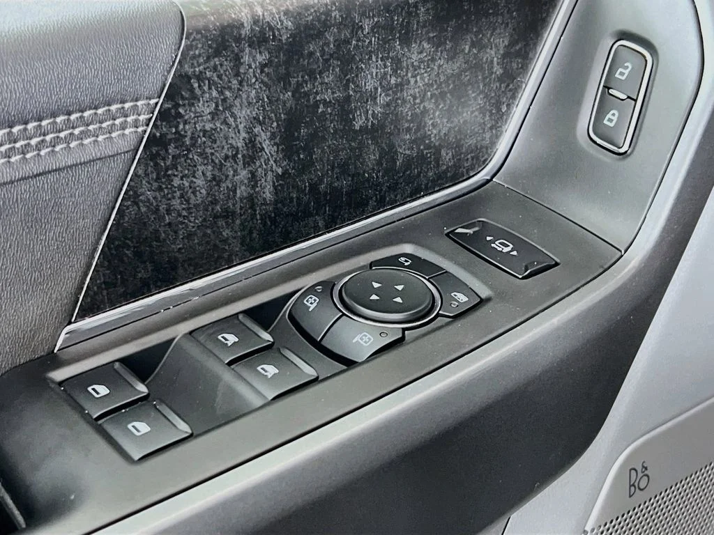 New 2027 Carbonized Gray Metallic Ford XLT image 12