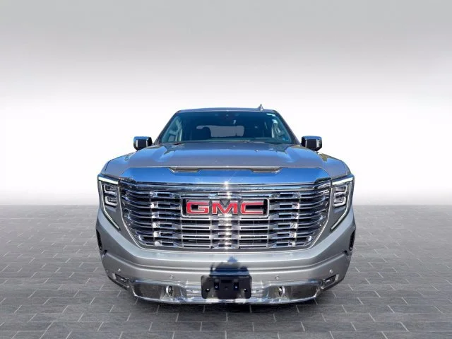 Used 2025 Sterling Metallic GMC Denali image 2
