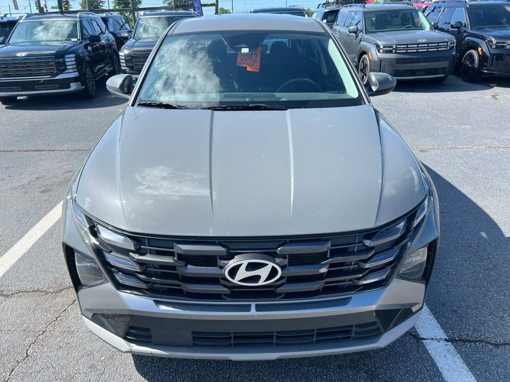 Used 2025 Gray Hyundai SE image 1