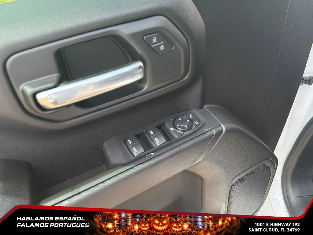 New 2026 Summit White GMC Pro image 13