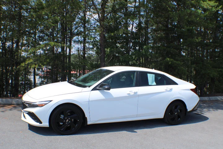 Used 2026 White Hyundai SEL Sport image 4