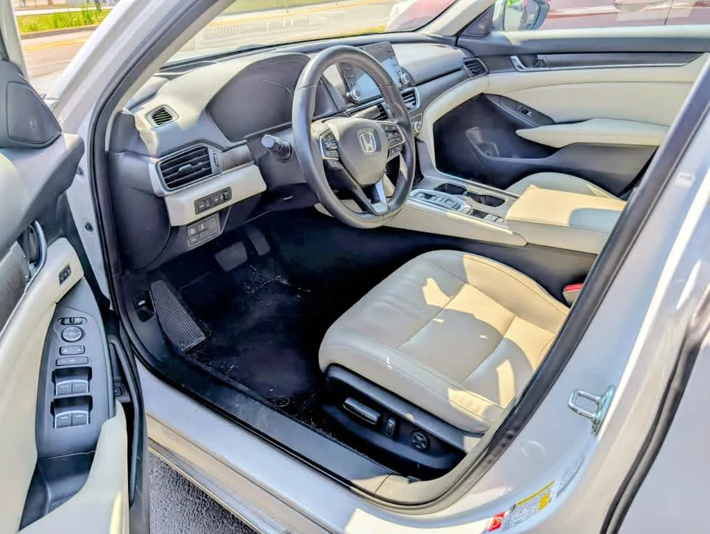 Used 2018 Platinum White Pearl Honda Touring 2.0T image 9